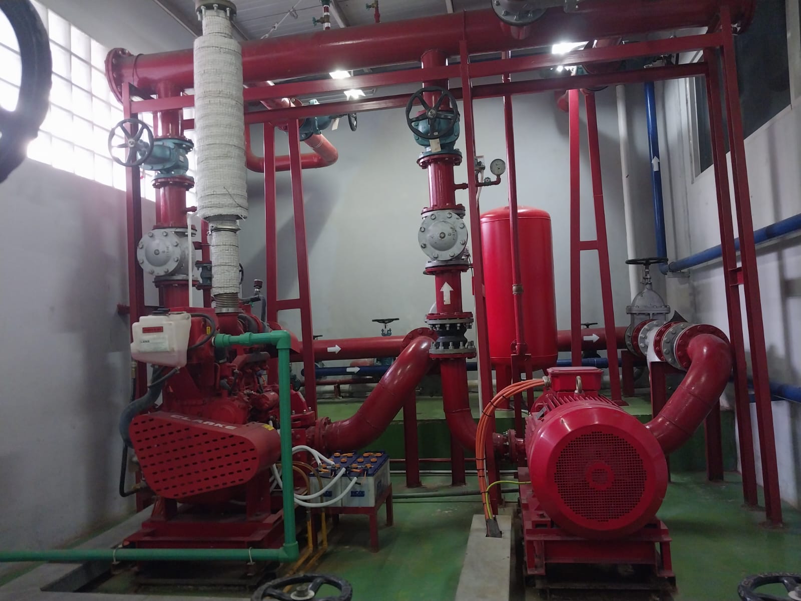 proses instalasi fire hydrant system